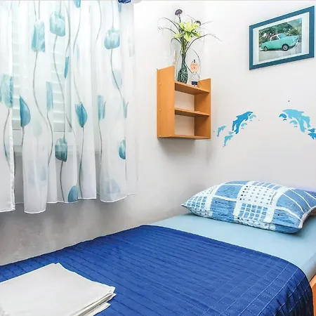 Apartment Amazing In Omis With Wifi Tice